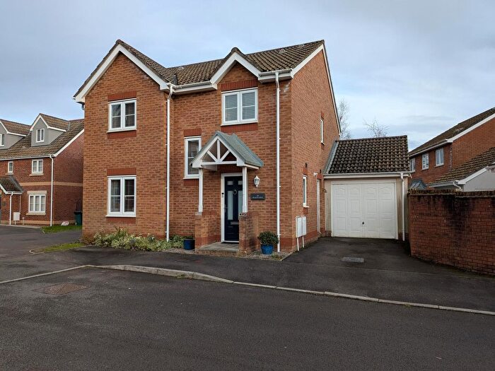 4 Bedroom Detached House For Sale In Meadow Drive, Tyla Garw, Pontyclun, CF72