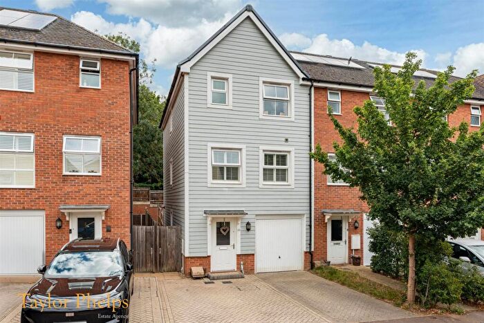 4 Bedroom End Of Terrace House For Sale In Plaxton Way, Ware - Spacious Family Home, SG12