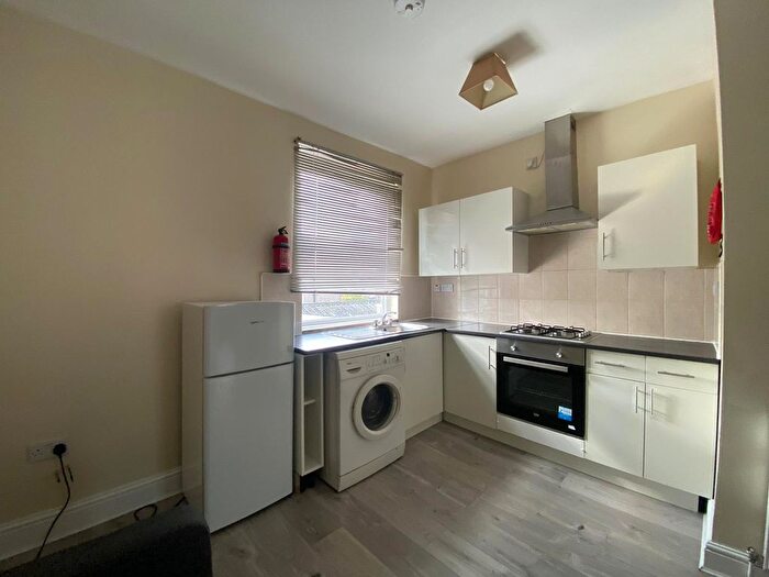 2 Bedroom Flat To Rent In High Road, Chadwell Heath, Romford, RM6