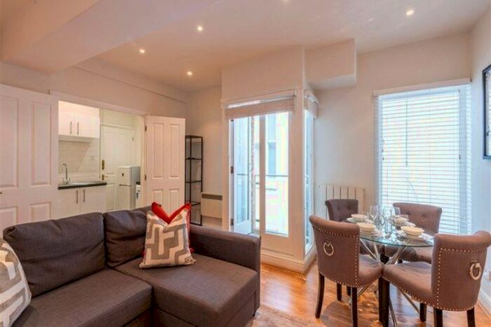 2 Bedroom Flat To Rent In Nottingham Place, London, W1U