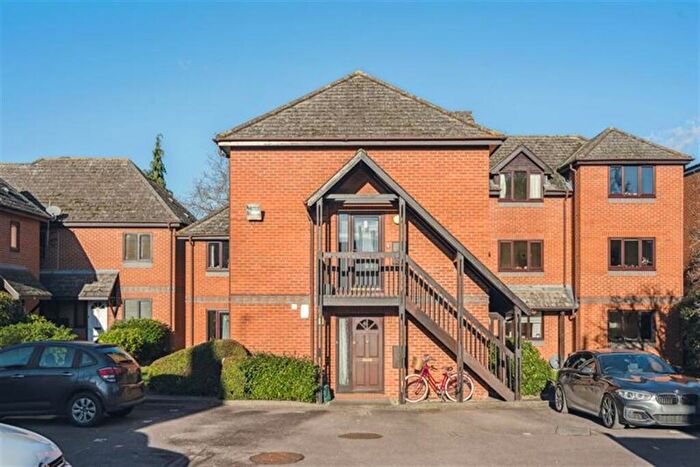 2 Bedroom Flat To Rent In Woodman Court, Cross Street, Oxford, OX4