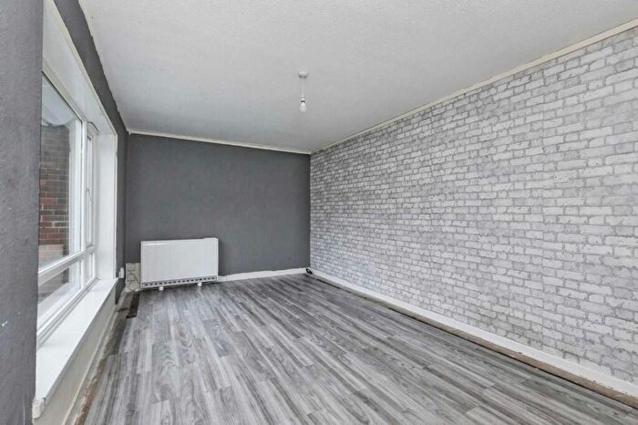 2 Bedroom Flat To Rent In Queen Street, Doncaster, South Yorkshire, DN4