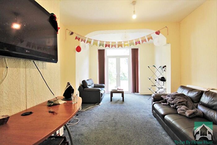 4 Bedroom Semi Detached House To Rent In Langleys Road, Birmingham, B29