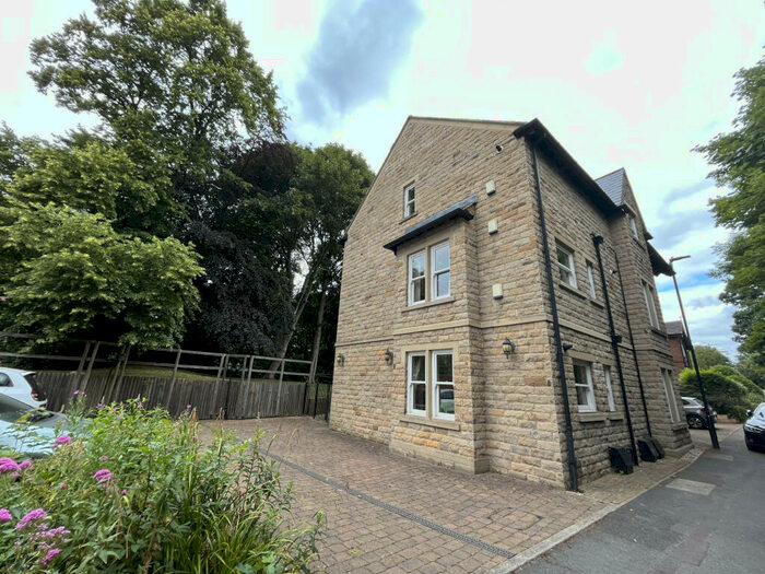 2 Bedroom Apartment To Rent In Woodlands, The Poplars, Leeds, West Yorkshire, LS6