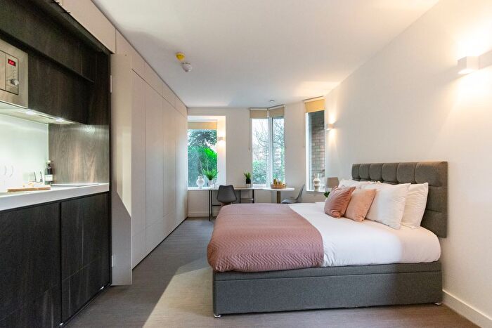 Studio To Rent In Staines Road, Hounslow, TW3