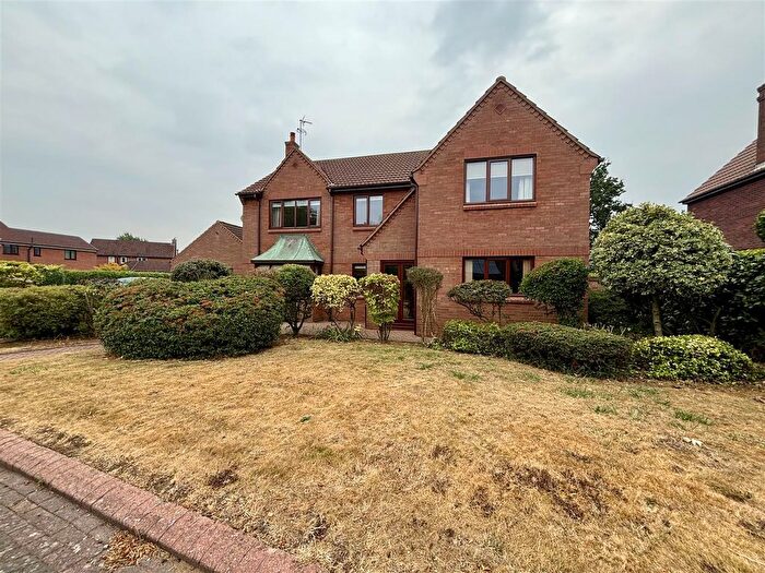 3 Bedroom Detached House For Sale In Pear Tree Park, Howden, Goole, DN14