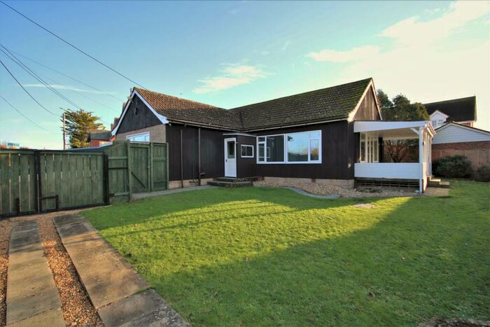 3 Bedroom Detached Bungalow For Sale In Main Road, Shalfleet, PO30