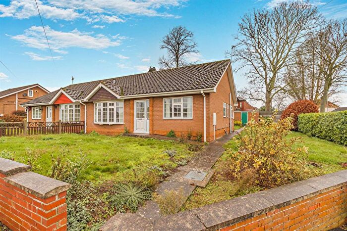 2 Bedroom Semi Detached Bungalow For Sale In Lancaster Road, Scunthorpe, DN16