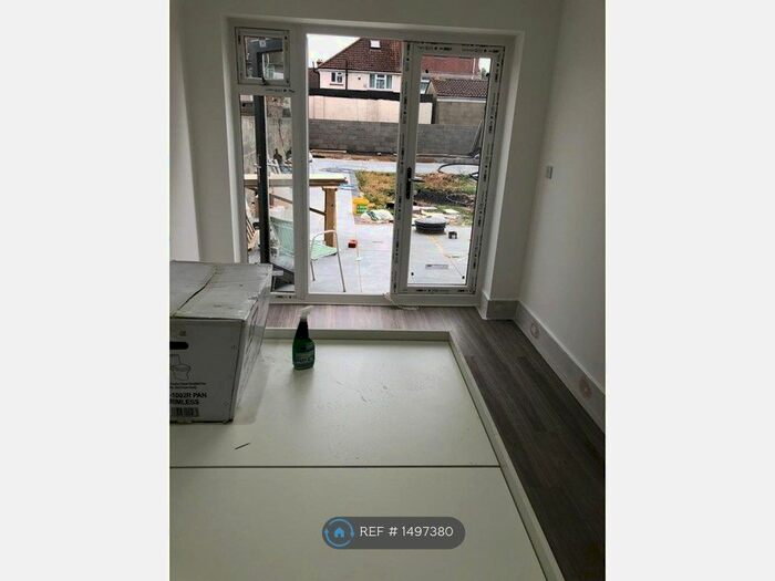 1 Bedroom Flat To Rent In Cains Lane, Feltham, TW14