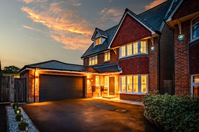 5 Bedroom Detached House For Sale In Broadmeadow Drive, Gee Cross., SK14