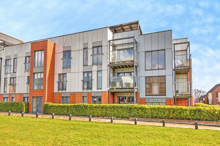 2 Bedroom Flat For Sale In Knot Tiers Drive, Upton, Northampton, NN5