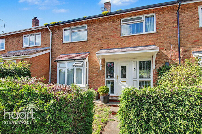 3 Bedroom Terraced House For Sale In Broadwater Crescent, Stevenage, SG2