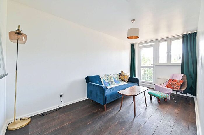 2 Bedroom Maisonette To Rent In Lucey Way, South Bermondsey, London, SE16