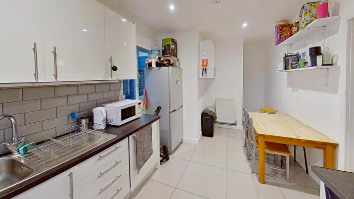 5 Bedroom Semi Detached House To Rent In Old Court Road, Guildford, Surrey, GU2