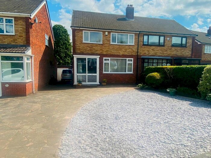 3 Bedroom Semi-Detached House To Rent In Laneside Avenue, Sutton Coldfield, West Midlands, B74