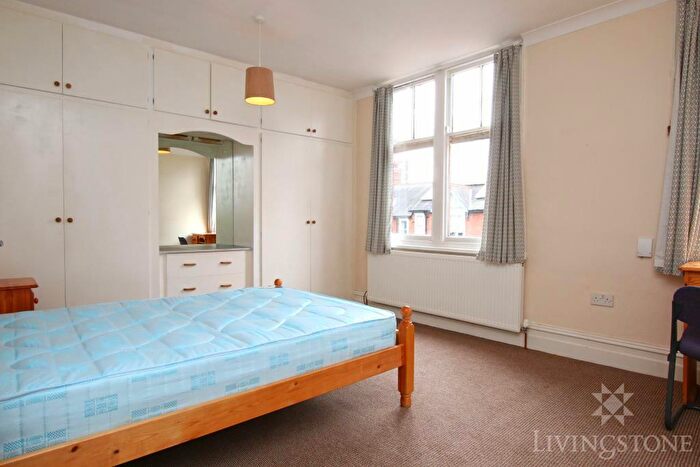 6 Bedroom Town House To Rent In Howard Road, Clarendon Park, LE2