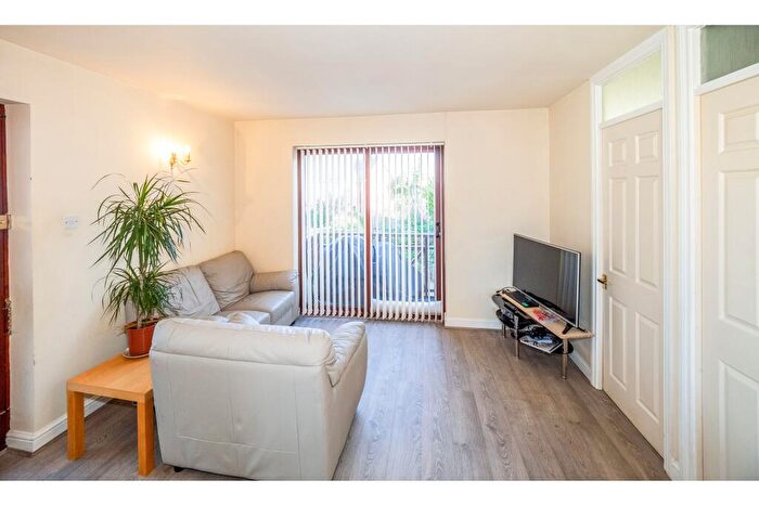 1 Bedroom Flat To Rent In Alexandra Court, Kenilworth, CV8