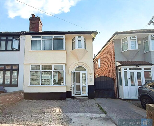 3 Bedroom Semi-Detached House To Rent In Ashbourne Crescent, Liverpool, Merseyside, L36