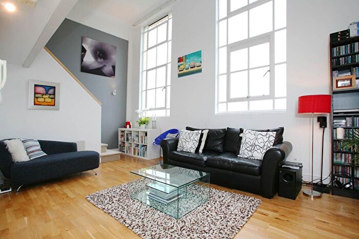 2 Bedroom Flat To Rent In Manor Gardens, London, N7