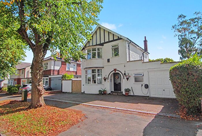 3 Bedroom Detached House For Sale In Glenville Avenue, Glen Parva, Leicester, LE2