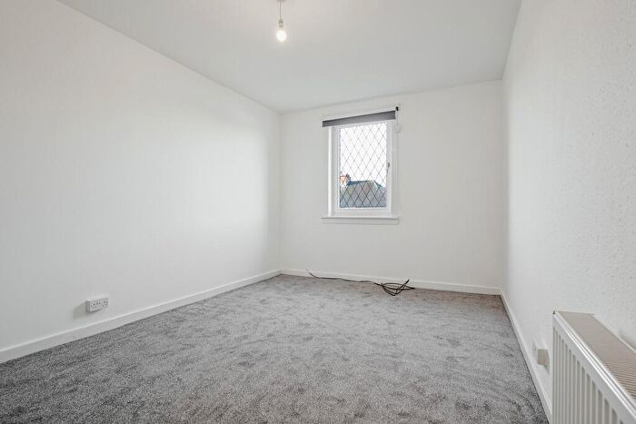 2 Bedroom Flat To Rent In Burn Street, Bonhill, Alexandria, West Dunbartonshire, G83