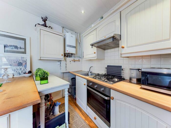 2 Bedroom Property To Rent In Church Street, Kingsbridge, TQ7