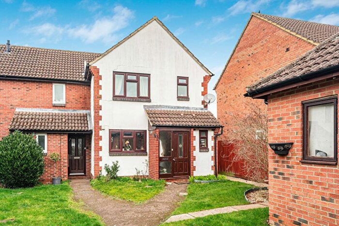 3 Bedroom End Terrace House For Sale In The Glades, Launton, OX26
