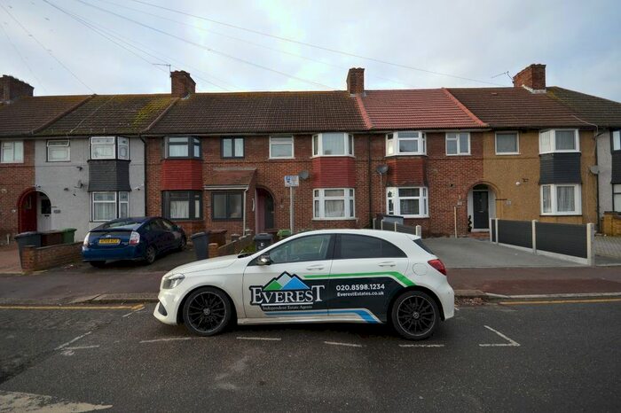 4 Bedroom Terraced House To Rent In Dunkeld Road, Becontree, Dagenham, RM8