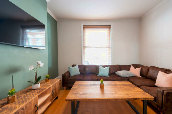 6 Bedroom Property To Rent In Springfield Road, Exeter, EX4