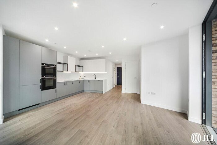 1 Bedroom Apartment To Rent In Coster Avenue London, N4