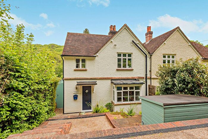 3 Bedroom Semi-Detached House For Sale In Horsham Road, Holmbury St Mary, RH5