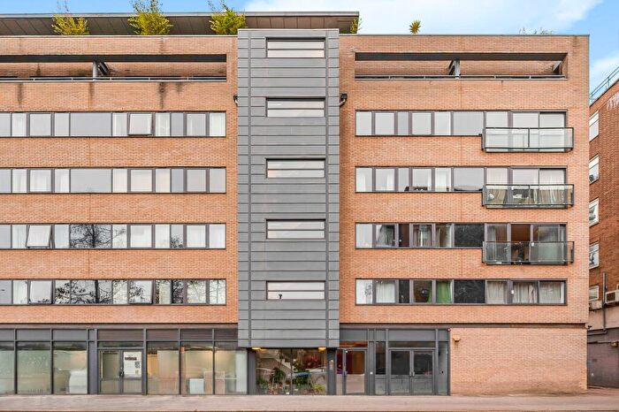 3 Bedroom Flat For Sale In William Road, Camden, NW1