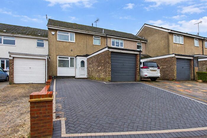 3 Bedroom Terraced House For Sale In Wootton Drive, Hemel Hempstead, HP2