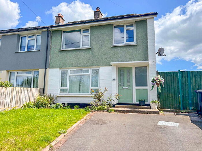 3 Bedroom Semi Detached House For Sale In Hyatts Wood Road, Backwell, BS48