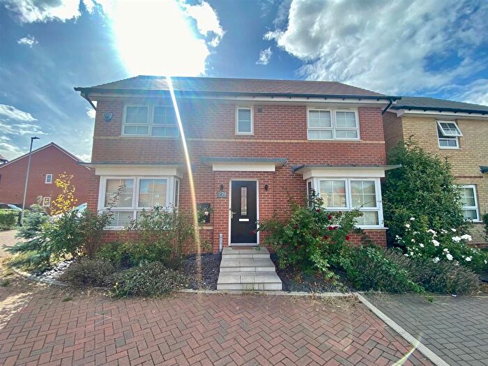4 Bedroom Detached House For Sale In Lockwood Way, Hampton Water, Peterborough, PE7