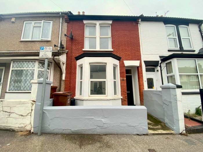 3 Bedroom Terraced House To Rent In Cowper Road, Gillingham ME7