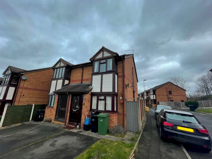 3 Bedroom Semi Detached House For Sale In Tiled House Lane,