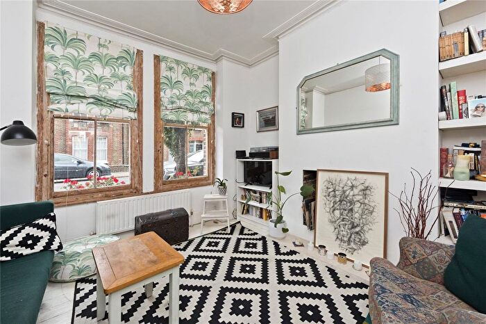 2 Bedroom Flat To Rent In Emu Road, Clapham, SW8