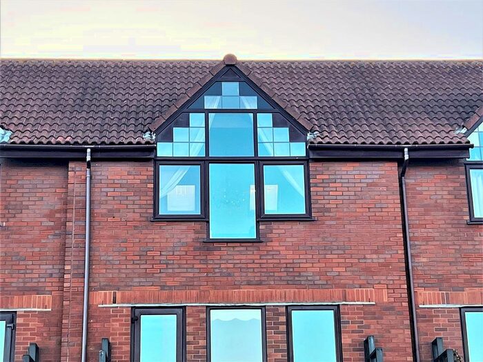 1 Bedroom Flat To Rent In Kingsway, Cleethorpes, N.E. Lincs, U, DN35