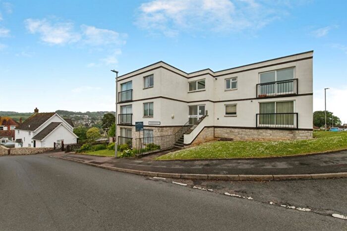 1 Bedroom Apartment For Sale In Clappentail Lane, Lyme Regis, DT7