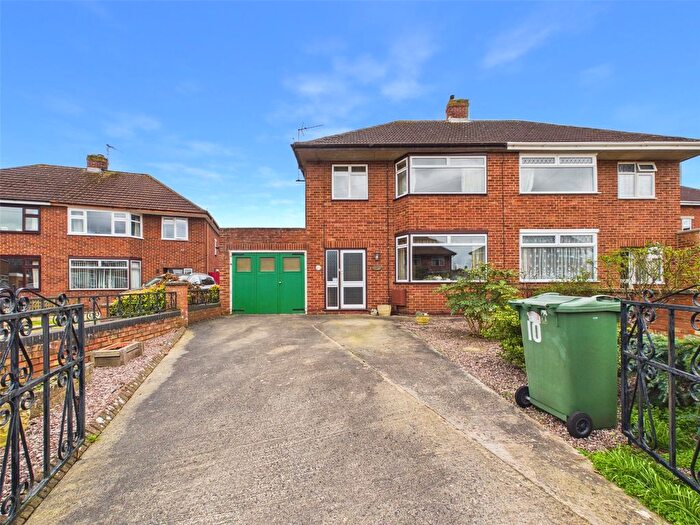 3 Bedroom Semi Detached House For Sale In Langdale Gardens, Longlevens, Gloucester, Gloucestershire, GL2