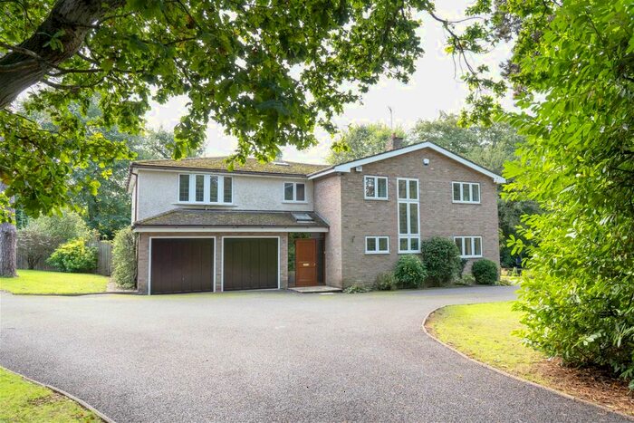 6 Bedroom Detached House For Sale In The Ridgeway, Astwood Bank, Redditch, B96