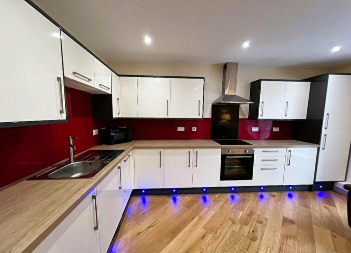 2 Bedroom Apartment To Rent In Students / - Elms Street, Derby, Derbyshire, Low Security Deposit, DE1