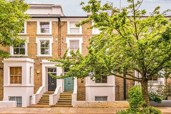 1 Bedroom Flat To Rent In Godolphin Road, London, W12