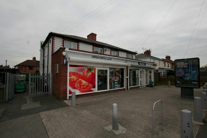 2 Bedroom Flat To Rent In Woodland Road, Whitby, Ellesmere Port, Cheshire., CH65