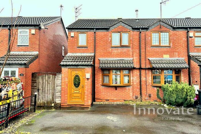 2 Bedroom End Of Terrace House To Rent In Hallchurch Road, Dudley, DY2
