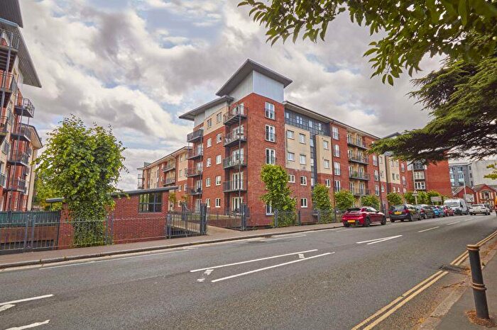 2 Bedroom Flat To Rent In New North Road, Exeter, EX4