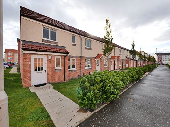 3 Bedroom End Of Terrace House For Sale In Dunipace Road, South Gyle, Edinburgh, EH12