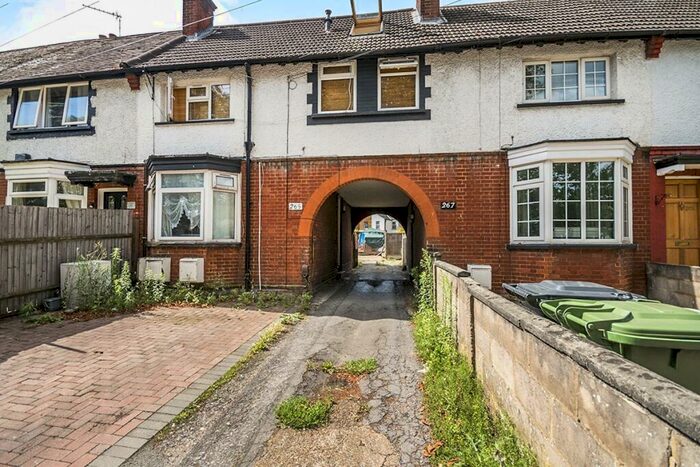 1 Bedroom Flat To Rent In Hook Road, Epsom, Surrey, KT19