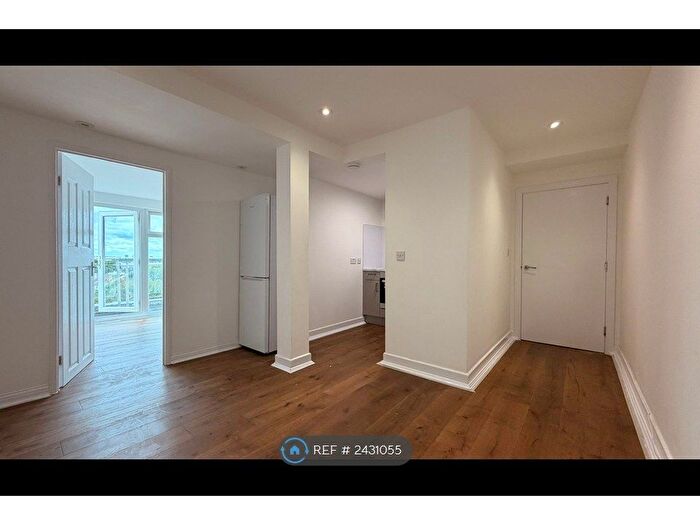 3 Bedroom Maisonette To Rent In North End, Croydon, CR0